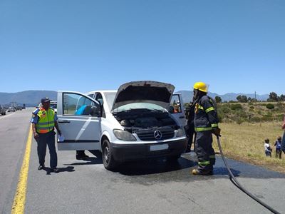 Motorenjin slaan aan die brand