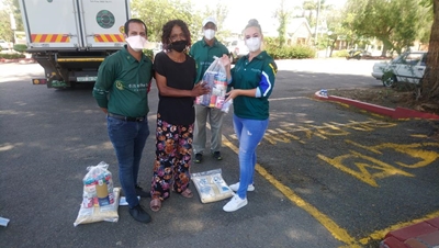 Kospakkies vir Oudtshoorn Inn hotel-werkers