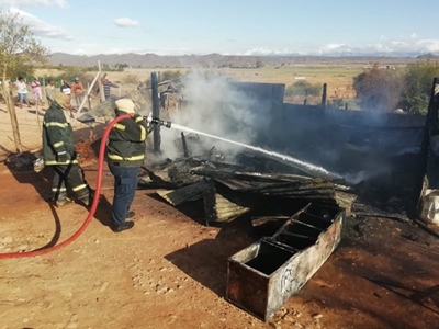 Brand: Meubels bly in slag
