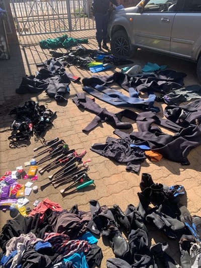 K9 span slaan toe op perlemoenstropers