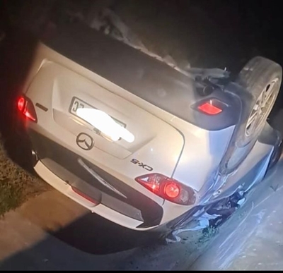 Verdagtes vasgekeer na hoëspoed-jaagtog