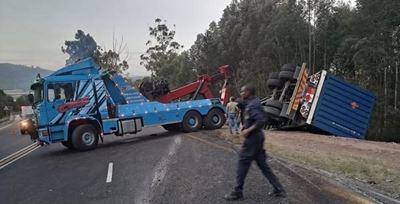 Stop and go system in place near Knysna accident scene
