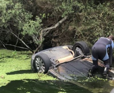 Body recovered from car in Hartbeespoort Dam.