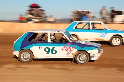Renmotors dreun op Oudtshoorn