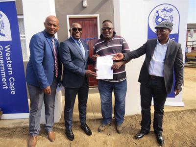 Madikizela hands over houses