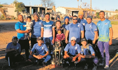 Tornadoes vir tweede jaar OPL-vlakkiekrieketkampioene