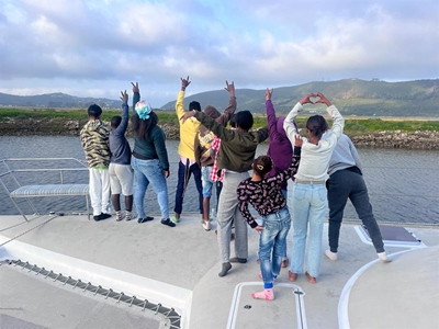2nd group from Dorothy Broster take on the ocean