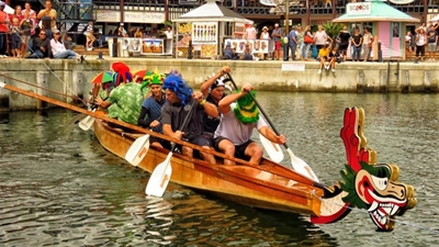 Dragon boat contest of war at Knysna Waterfront