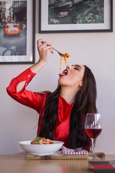 Cooking with the Miss South Africa contestants