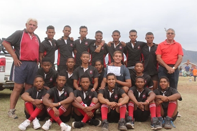 Hoër Landbouskool Oakdale gee skenking