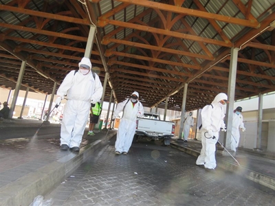 Cleaning the taxi rank