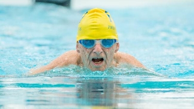 99-Year-old swimmer breaks world record