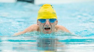 99-Year-old swimmer breaks world record