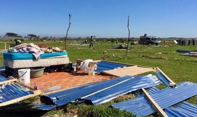 Shack dwellers kept back at gunpoint as 81 homes demolished
