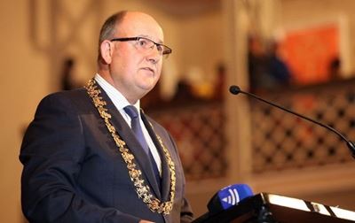 DA fetches its councillor out of hospital to save Trollip