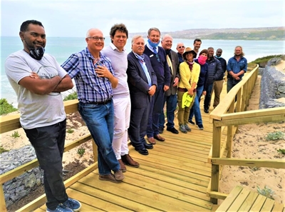 Speel-speel strand toe danksy rolstoeltoegang