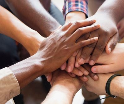 Ondersteun Caritas se prettige kuieroggend