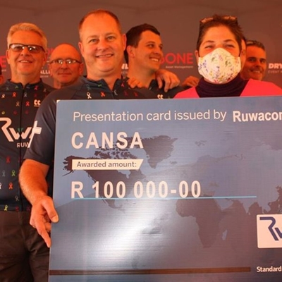 Ruwacon skenk R100 000 aan Cansa