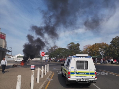 Skoenfabriekstaking nader 'n 3de week