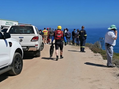 Voëlklip: Search for little girl after car goes over edge