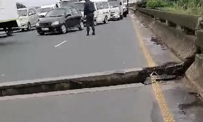 Watch: N2 bridge partially collapses near Twini Hill, KZN