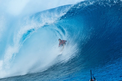 SA surfer Jordy Smith shines at Teahupo’o, clinches spot in WSL Final 5