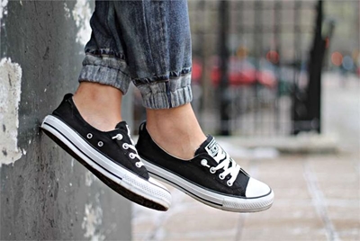 The celebrity guide to wearing sneakers to work