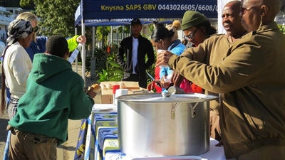 Police 'soup up' for Mandela Day