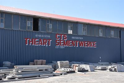 30 jaar van sukses: Theart Sementwerke skitter in nuwe perseel!