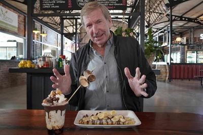 Carte Blanche presenter Derek Watts dies