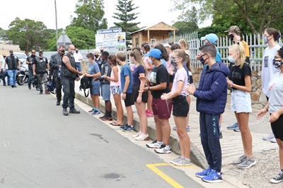 Skooltassie-projek ‘n helpende hand