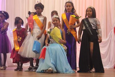 Miss Glamour meer as mooilik