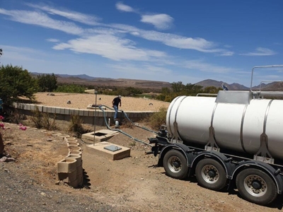 Emergency water for Karoo