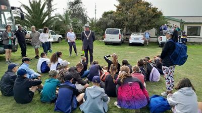 Skool stap vir goeie doel
