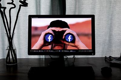 Mark Zuckerberg loses R6.8bn amid Facebook, WhatsApp and Instagram outage