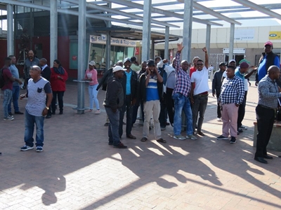 Update: Taxi suspension continues