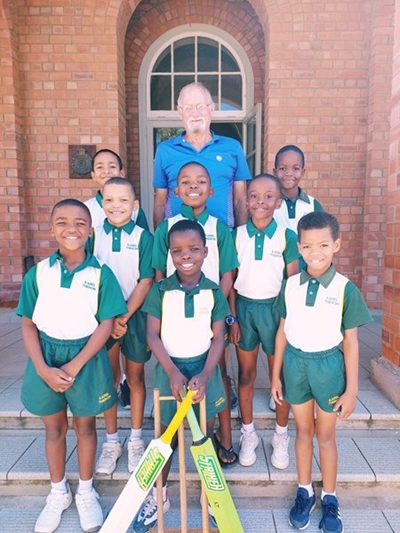 Karel Theron primêre skool vaar goed tydens kriekettoernooi