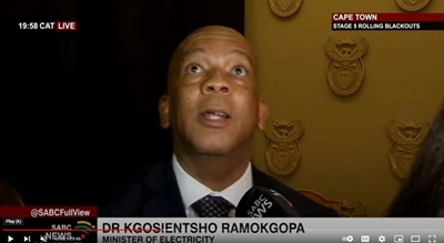 ‘Ceiling has answers’: Twitter users poke fun at Ramokgopa’s quirky habit
