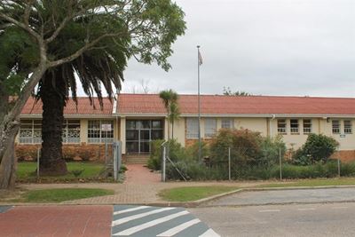 Teacher stabbed with chisel in class