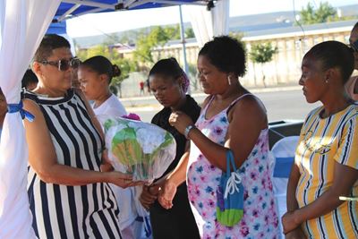 Oudtshoorn groet vir Petrus