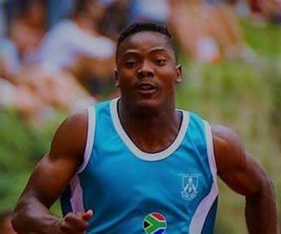 Monareng and Strydom shine on day 2