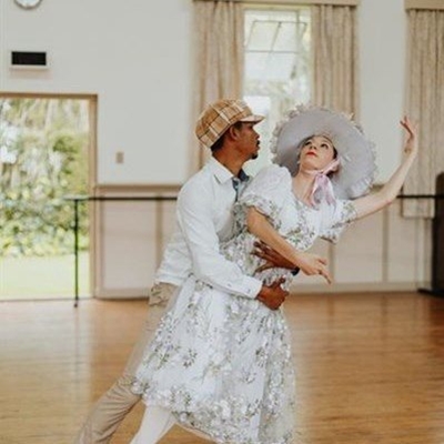 Mary Poppins on stage in George