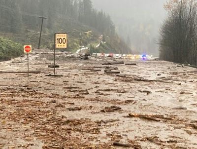 One dead in mudslides that cut off Vancouver from rest of Canada
