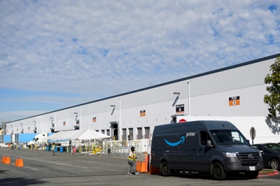 Amazon to hire 125,000 more ground workers in United States