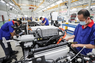 China manufacturing data shows small rebound in September