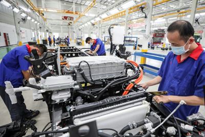 China manufacturing data shows small rebound in September