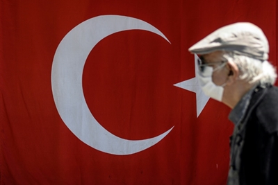 Turkey's Erdogan searching for ways to save economy