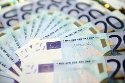 Mistress and wife win insurance payout after man's death