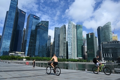 Singapore heads for polls despite virus outbreak