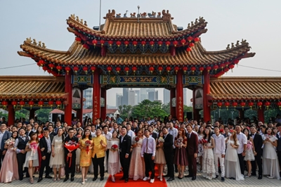 Malaysia's got 99 couples getting hitched as one